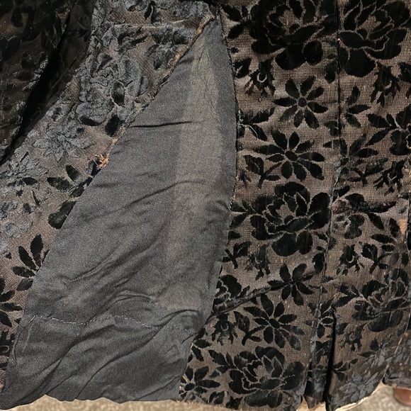 Antique Velvet Jacket - Picture 9 of 10